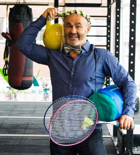 Välkommen tillNordic Wellness Värmdö Centrum!Här kan du ta del av toppmoderna maskiner, fria vikter, gruppträning, virtuell träning och riktigt mycket tränings-glädje.Kom gärna in och ta en kaffe, kika på den fantastiska anläggningen och prata med oss direkt i receptionen.Vi erbjuder självklart prov-vecka för dig som vill testa vår härliga klubb och utbud.Vi har gratis parkering hos oss också.GRATIS KONSULTATION!Vill du få hjälp att nå dina mål?Med en personlig tränare kommer du snabbt igång med ett individanpassat träningsschema som ger resultat.I det första mötet går vi igenom vad du önskar uppnå samt sätter realistiska mål efter dina förutsättningar.Fyll i kontaktformuläret nedan så kontaktar vi dig för 30 minuters kostnadsfri konsultation.Vissa personliga tränare erbjuder nu också tjänsten PT online.Vid förhinder behöver du avboka mötet 24h innan utsatt tid, annars debiteras du 200 kr.Kolla ditt gym på alla bolagFitnessprofilen Julia på Nordic Wellness: Är ditt mål att ha en något tajtare form till beachen?BEHÖVER DU PT? Känner du att du inte har disciplinen att komma i gång med träningen hemma? Hör av dig direkt till Julia och boka professionell hjälp!Nordic Wellness Din Bästa-GymPartnerHär är de 15st mest sökta gymmen på GymKarta i Juli 2023Nordic Wellness Lindholmen på Lindholmsallén 20 i GöteborgSATS Gamlestaden på Gamlestadstorget 7 i GöteborgSTC Sävedalen - Göteborgsvägen 104 - GymKarta.seSTC munkebäck på Munkebäcks Allé 26 i GöteborgNordic Wellness Göteborg Kviberg Arena - GymKarta.seNordic Wellness Kungälv Kongahälla - GymKarta.seActic Lerum - Vattenpalatset på Häradsvägen 3 i Lerum&nbsp;Maximus Gym Brunnsbo på Folkvisegatan 15 i GöteborgSATS Hovås på Björklundabacken 2 i Hovås - GymKarta.seNordic Wellness Backaplan på Gustaf Dalénsgatan 13Fitness24Seven på Lergöksgatan 6 i Västra FrölundaSATS Askim (Sisjön stora) på Ekonomivägen 6 i AskimSTC på Ekenleden 10 i Kållered - GymKarta.seNordic Wellness Marklandsgatan - GymKarta.seNordic Wellness på Vasagatan 7 i Göteborg